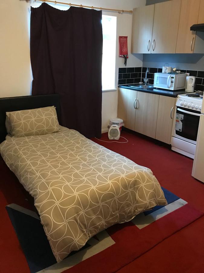 Hatfield Save-Money Rooms - 10Over10 For Price! Eksteriør billede