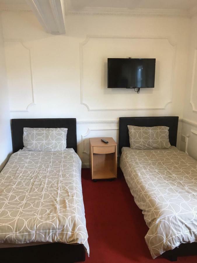 Hatfield Save-Money Rooms - 10Over10 For Price! Eksteriør billede