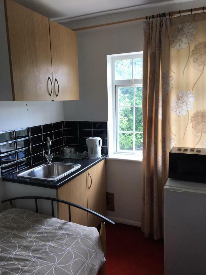 Hatfield Save-Money Rooms - 10Over10 For Price! Eksteriør billede