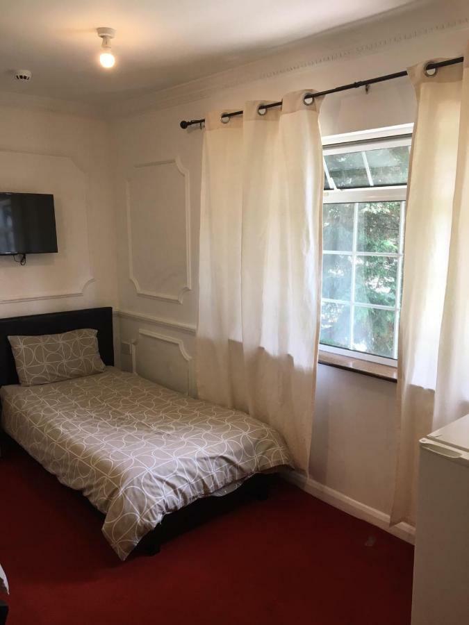 Hatfield Save-Money Rooms - 10Over10 For Price! Eksteriør billede