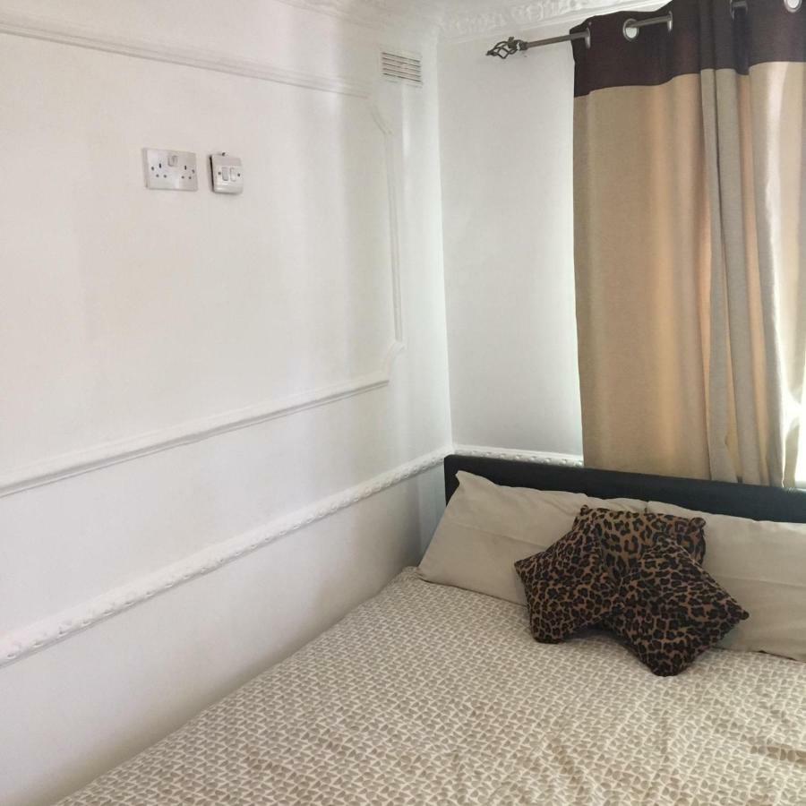 Hatfield Save-Money Rooms - 10Over10 For Price! Eksteriør billede