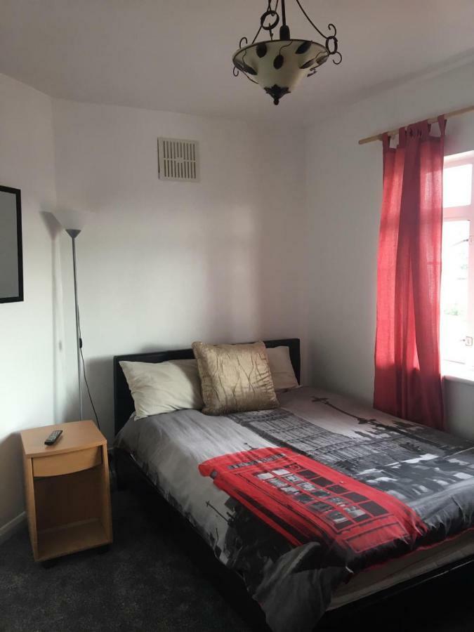 Hatfield Save-Money Rooms - 10Over10 For Price! Eksteriør billede